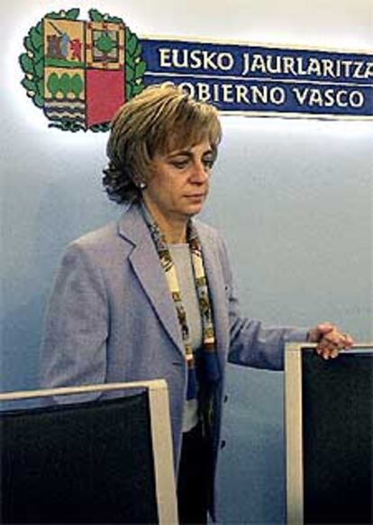 La portavoz del Gobierno Vasco, Miren Azkarate, momentos antes de la rueda de prensa en San Sebastián.