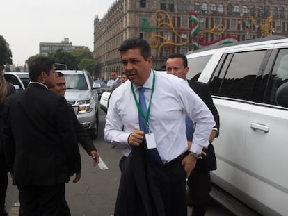 El gobernador de Tamaulipas, Francisco García Cabeza de Vaca, llegando a Palacio Nacional, en diciembre de 2018.