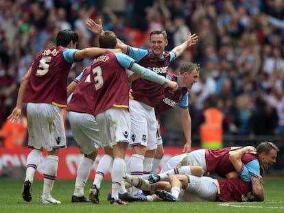 Los jugadores del West Ham celebran la victoria.