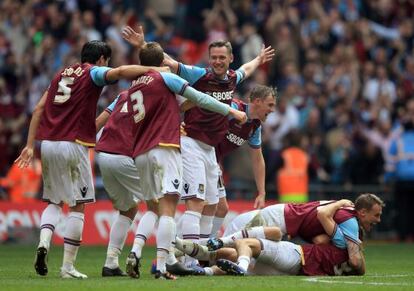 Los jugadores del West Ham celebran la victoria.