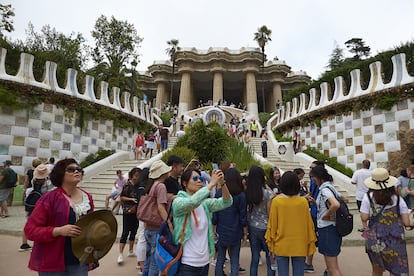 Turistas en el Park Güell, en una imagen de archivo.