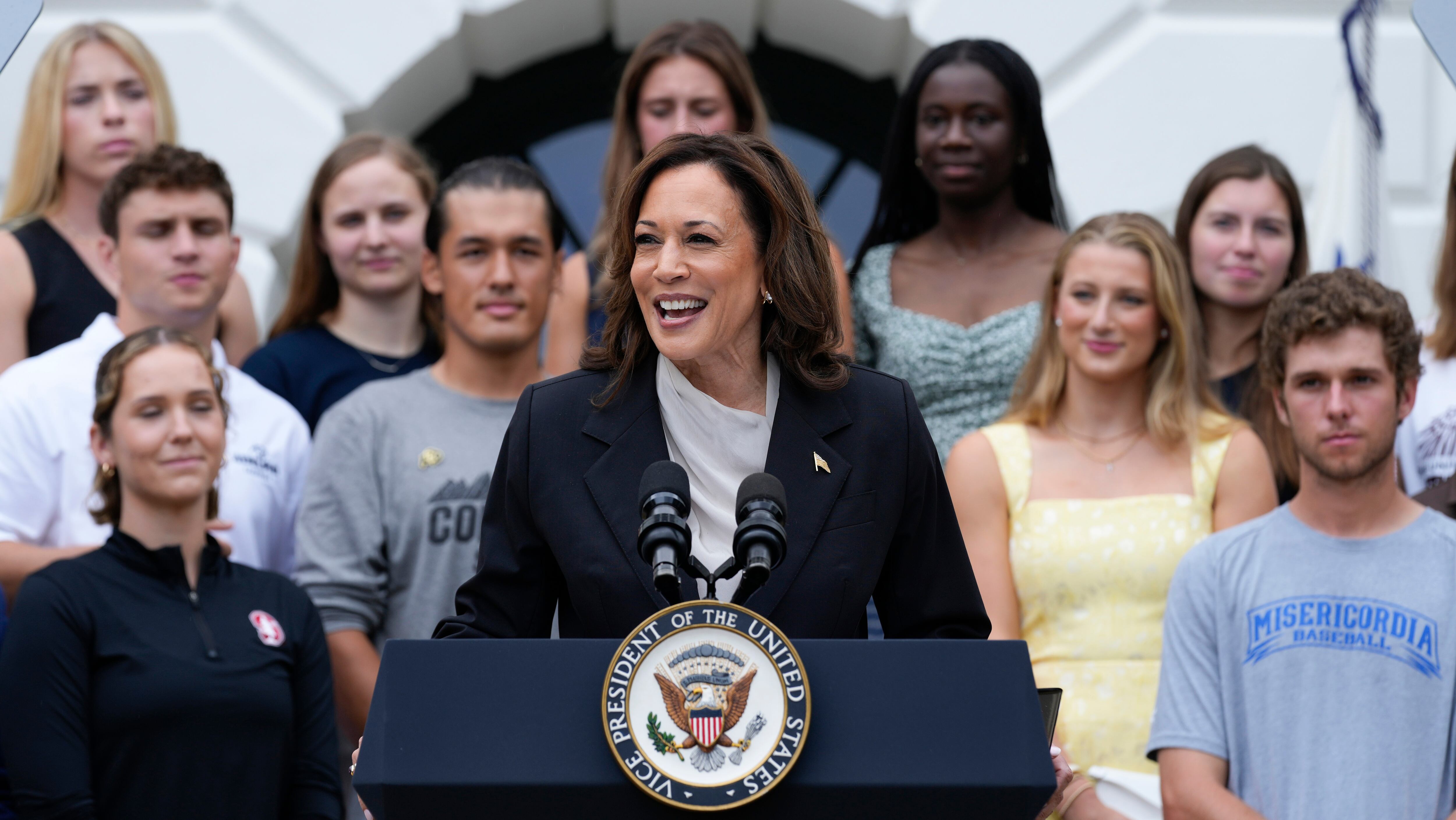 Kamala Harris: “Lo logrado por Biden no tiene comparación en la historia reciente de Estados Unidos”