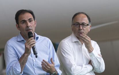 El presidente de Iberia, Javier Sánchez-Prieto, junto al CEO de IAG, Luis Gallego.