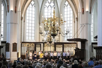 Paul van Nevel y el Huelgas Ensemble en la Jacobikerk.