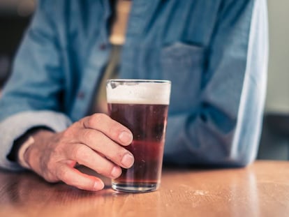 ¿Es 'solo una cerveza al día' o tengo un problema con el alcohol?