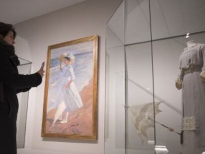 El Thyssen y el museo del pintor confrontan 70 obras del artista con trajes de época