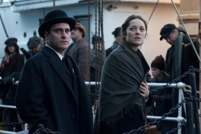 Joaquin Phoenix and Marion Cotillard in &lsquo;The Immigrant.&rsquo;