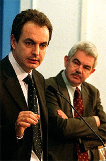 José Luis Rodríguez Zapatero y Pascual Maragall, ayer en Barcelona.