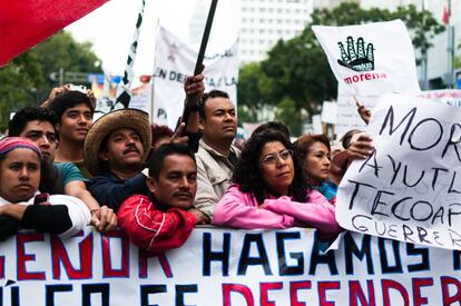 Asistentes a la manifestación convocada por López Obrador.