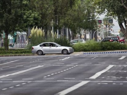 Un tranv&iacute;a en la estaci&oacute;n de la plaza de Francesc Maci&agrave;, que el Gobierno municipal quiere enlazar con la de Gl&ograve;ries. 