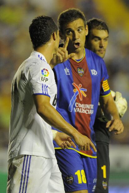 Ballesteros discute con Cristiano en la cita de la primera vuelta.