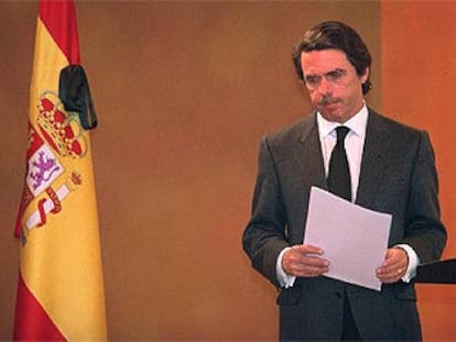 El presidente del Gobierno, José María Aznar, durante su comparecencia en La Moncloa.