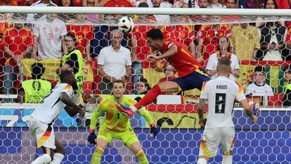 Mikel Merino marca el 2-1 de España ante Alemania en la prórroga de los cuartos de la Eurocopa.