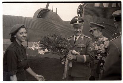 dirigente nazi, Heinrich Himmler, a su llegada al Aeropuerto del Prat (Barcelona)
