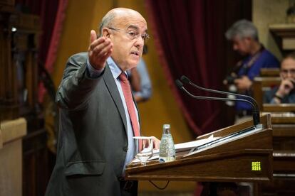 El consejero de Salud Boi Ruiz en el Parlament.