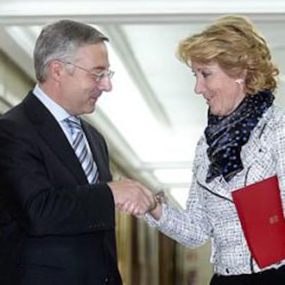 Blanco pacta con Aguirre un 'plan renove' de cercanías por 5.000 millones