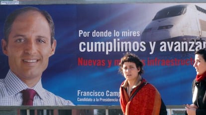 Valla electoral de Francisco Camps con el AVE en la campa&ntilde;a electoral del 2003. 