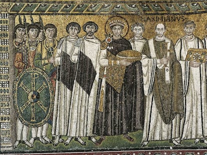 Mosaico del siglo VI del emperador Justiniano y su corte, en la Basílica de San Vital en Rávena.