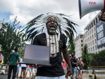 Un manifestante cerca de la Casa Blanca el pasado 4 de julio, día de la Independencia, en la marcha contra la brutalidad policial.