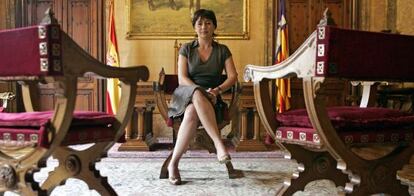 Francina Armengol posa en el Consell de Mallorca en 2007.  