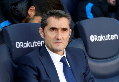 El entrenado del F. C. Barcelona, Ernesto Valverde, momentos antes del partido ante el Celta de Vigo.