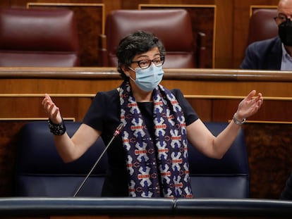 La ministra de Asuntos Exteriores, Arancha González Laya, responde a una pregunta de la oposición durante una nueva sesión de control al Gobierno este miércoles en el Congreso de los Diputados.