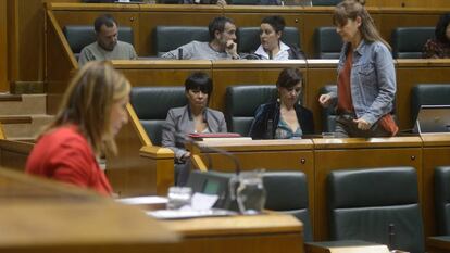 El grupo parlamentario de EH Bildu, este jueves durante el pleno.