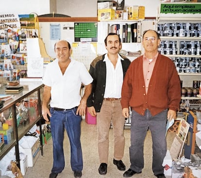 Los hermanos Nicolás (izquierda) y Manuel Estupiñán (centro) fundaron la empresa en 1985.