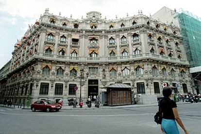 Sede del Grupo Santander en la madrileña plaza de Canalejas, donde se instalará un hotel de lujo.