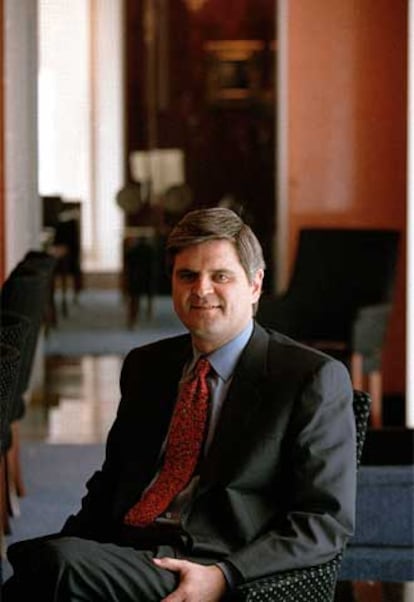 Steve Case, durante una visita a Madrid en abril de 2001.