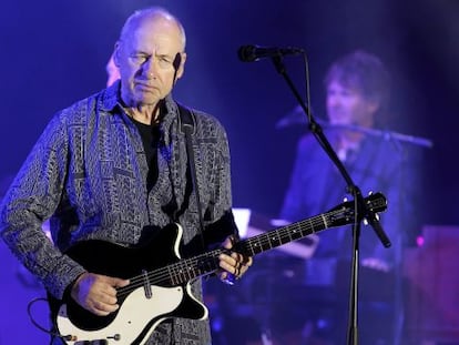 Mark Knopfler durante el concierto en Pirineos Sur.