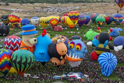 Durante la primera edición del Albuquerque International Balloon Fiesta, en 1972, volaron 13 globos. Actualmente, la participación rondará las 500 aeronaves.