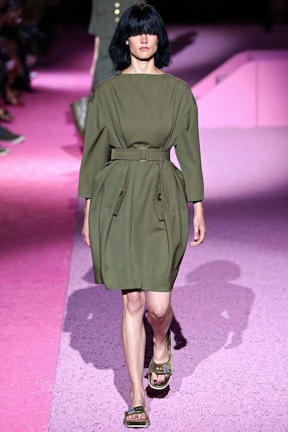 El uniforme militar de Marc Jacobs