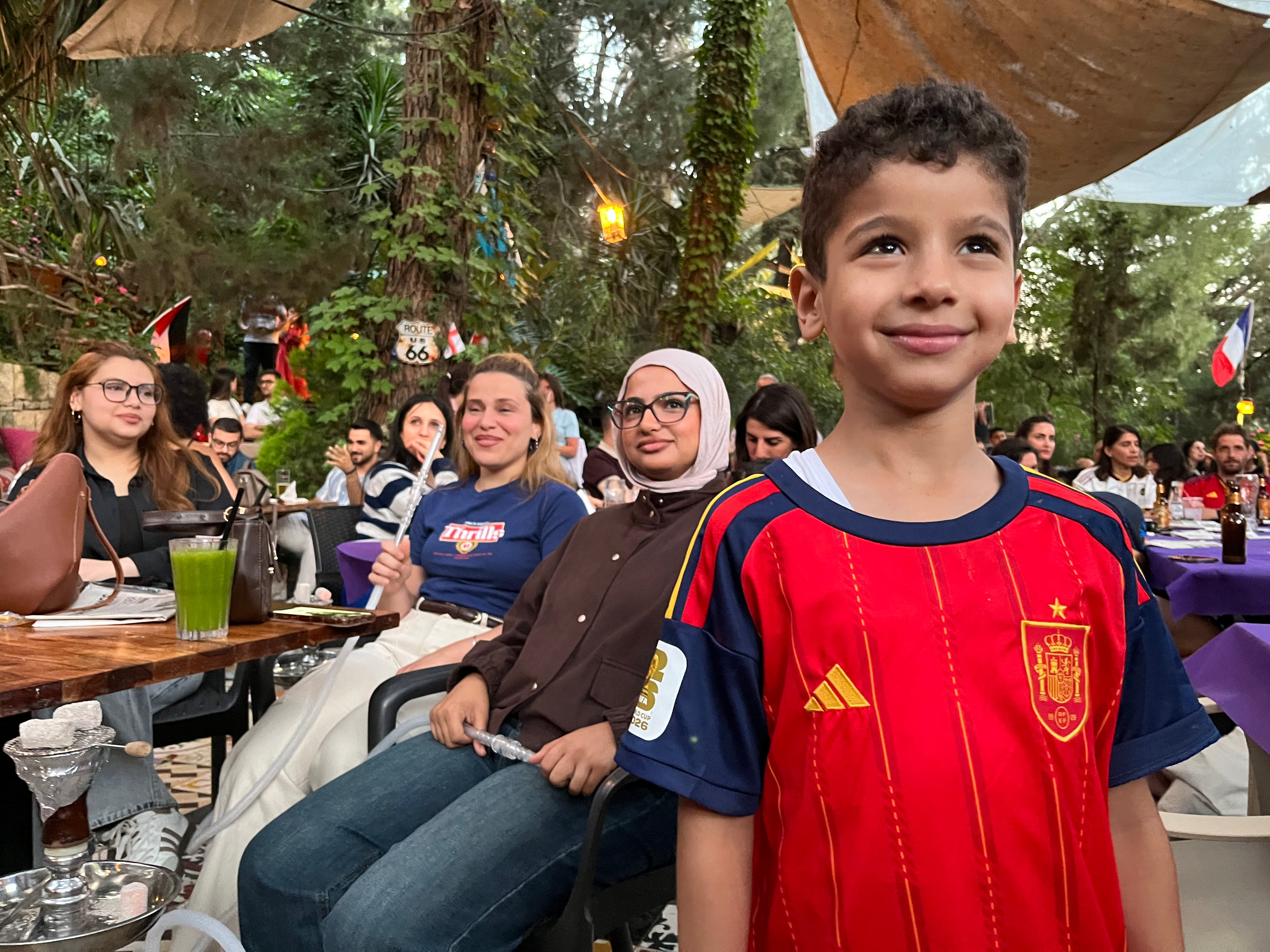 Aficionados de La Roja en el corazón de Ramala: “Siento que apoyar a España es como apoyar a los palestinos”