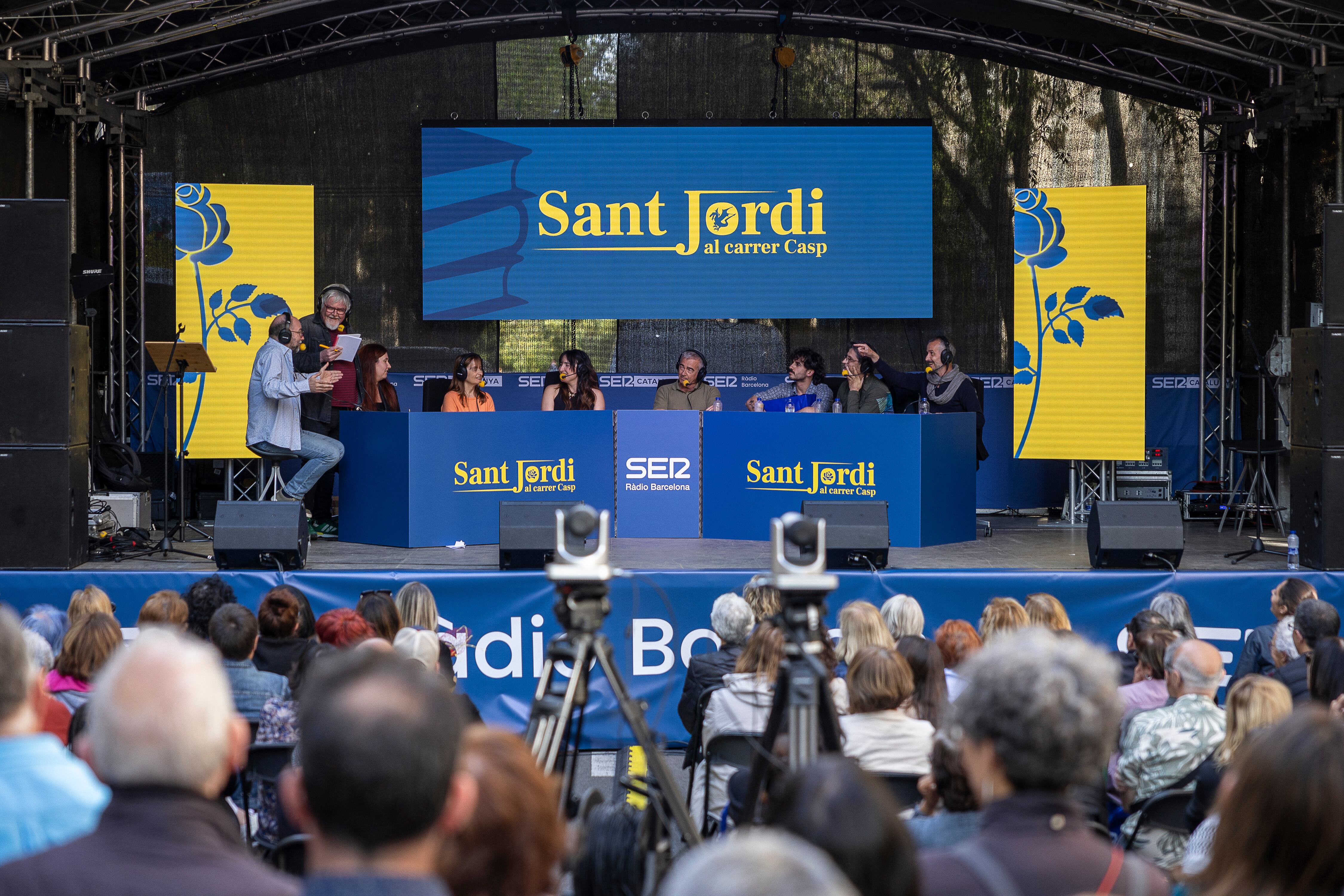 Un Sant Jordi de radio en la calle