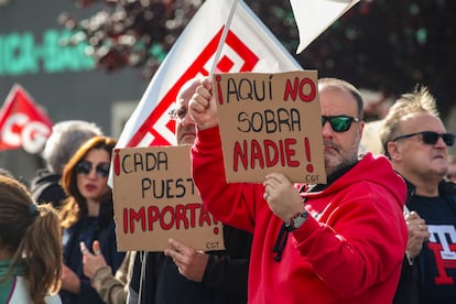 Trabajadores de Teleperformance secundan huelga para protestar contra despidos