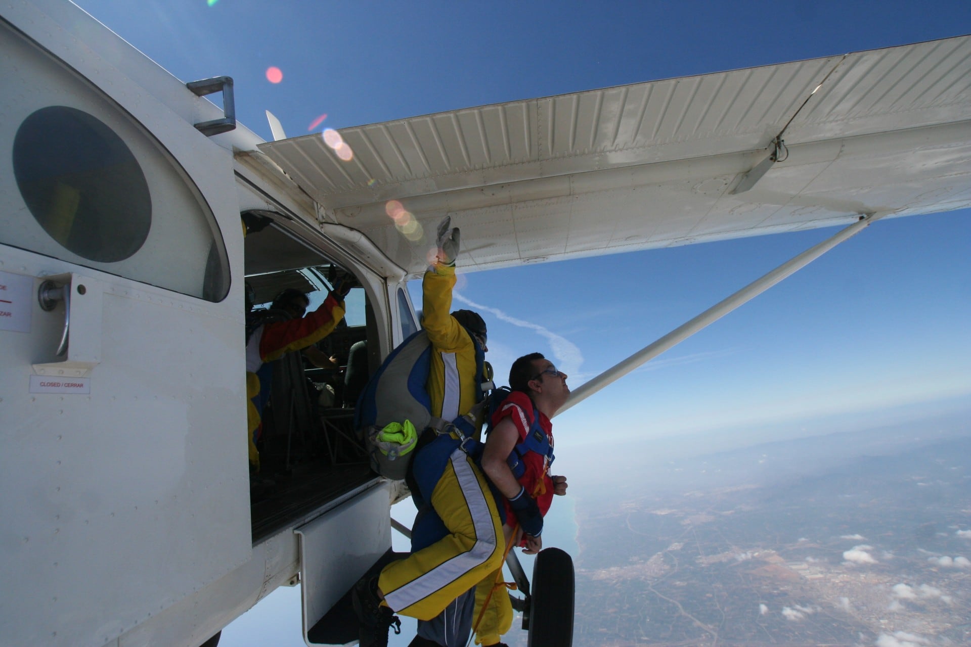 Rafa Botella, en su salto en paracaidas, en una imagen de su colección.