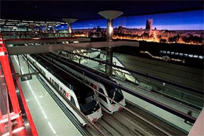 Interior de la macroestación de metro y cercanías de Nuevos Ministerios, inaugurada ayer.