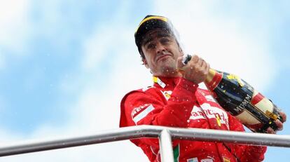 Fernando Alonso celebra la victoria