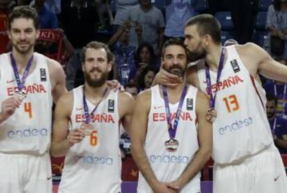 Marc Gasol felicita a Navarro