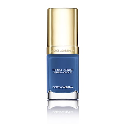 Laca de uñas Blue Angel 723 (24,50 €) de Dolce & Gabbana.