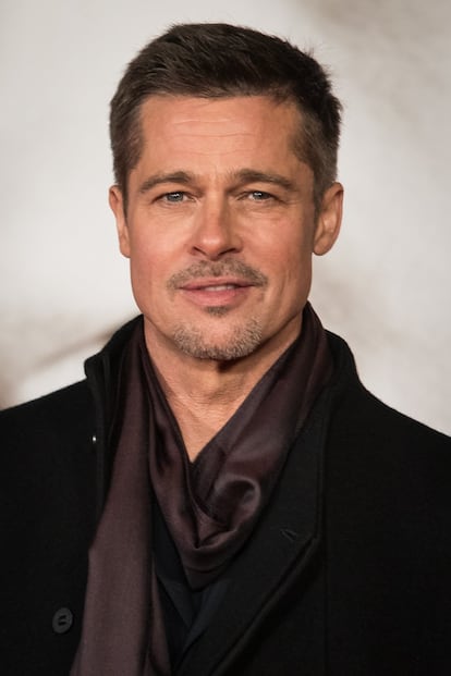 Brad Pitt logra el tercer puesto con una perfección del 90,51 %. El número áureo, también llamado número de oro, razón extrema y media,​ razón áurea, razón dorada, media áurea, proporción áurea y divina proporción​, es un número irracional,​ representado por la letra griega φ (phi).