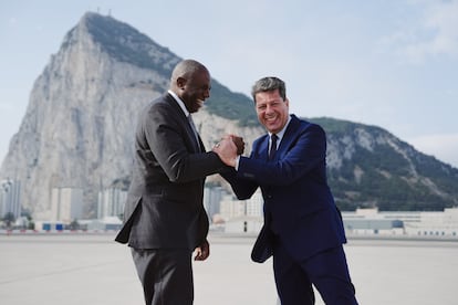 El ministro de Exteriores británico, David Lammy y el ministro principal del Peñón, Fabian Picardo, este miércoles en Gibraltar.