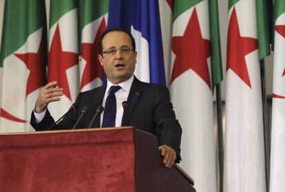 Francois Hollande, este jueves ante el Parlamento argelino.