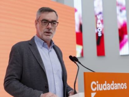 El partido mantiene la apuesta por tener al PP como socio preferente aunque no descarta acuerdos excepcionales con el PSOE tras la presión de los críticos