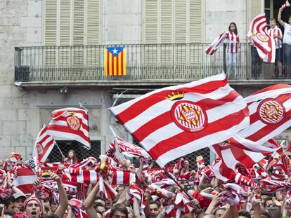L'afició del Girona celebra l'ascens a Primera.