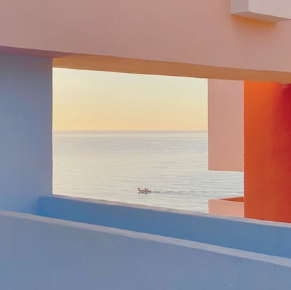 La fotografía de un escenario idílico en España ha sido la elegida en tercera posición de la misma categoría. La imagen lleva por título ‘Amanecer en Calpe’ (Alicante), y fue realizada por el fotógrafo chino Jiandong Wang con un iPhone Pro Max.