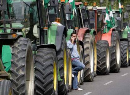 Tractorada para exigir que se adelante el agua de riego
