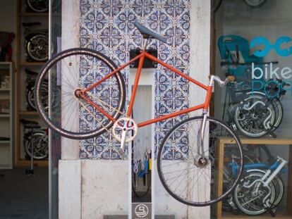 El proyecto Bike Pop del hotel Largo Residências ofrece asistencia gratuita a ciclistas en el barrio de Intendente.
