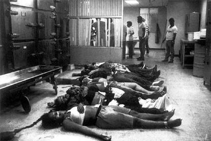 La última foto que hizo Juantxu Rodríguez en un depósito de cadáveres, tras la invasión de Panamá por tropas estadounidenses.